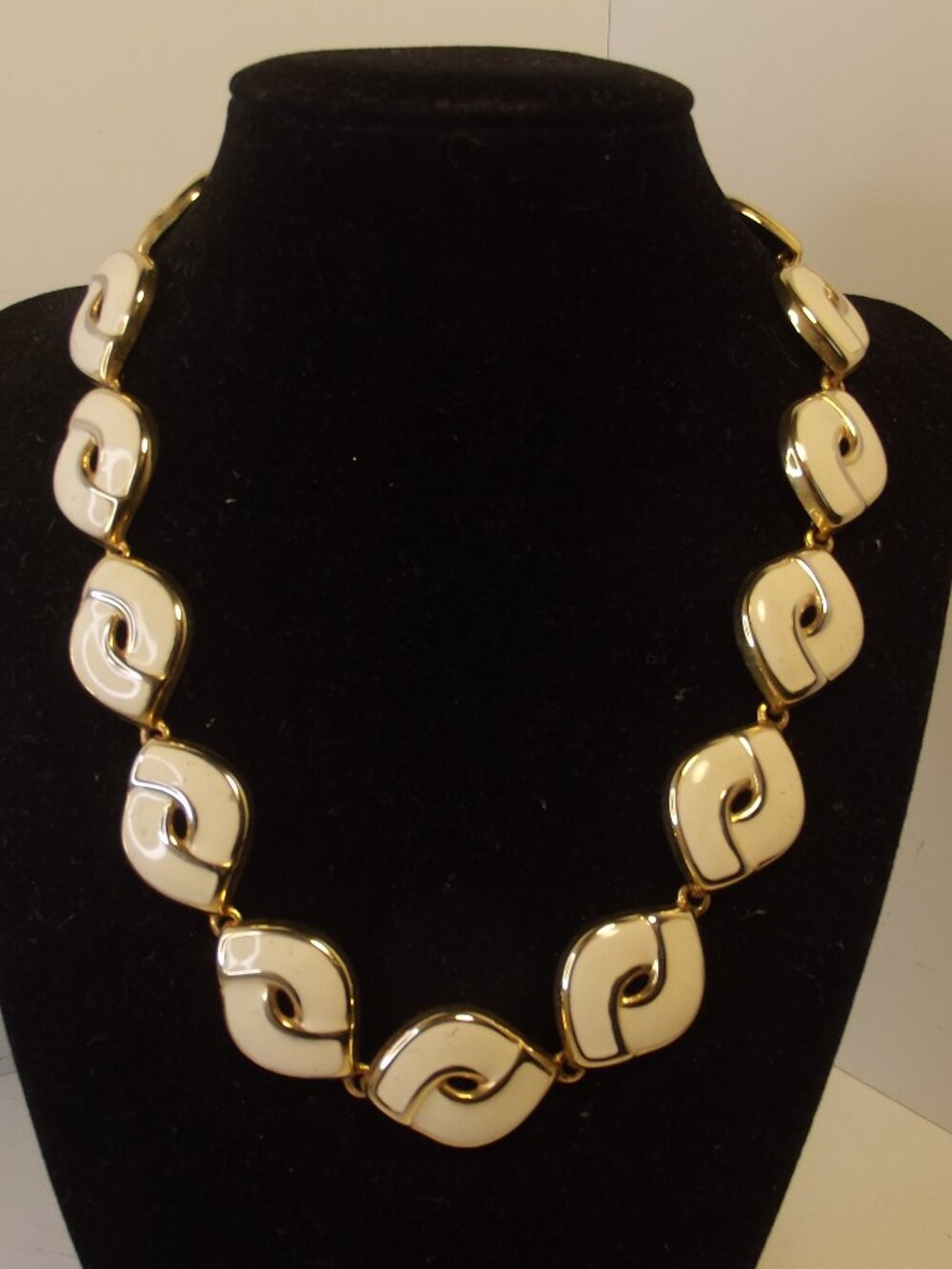 Vintage Cream Enamel & Gold Tone Necklace with Hidden Clasp